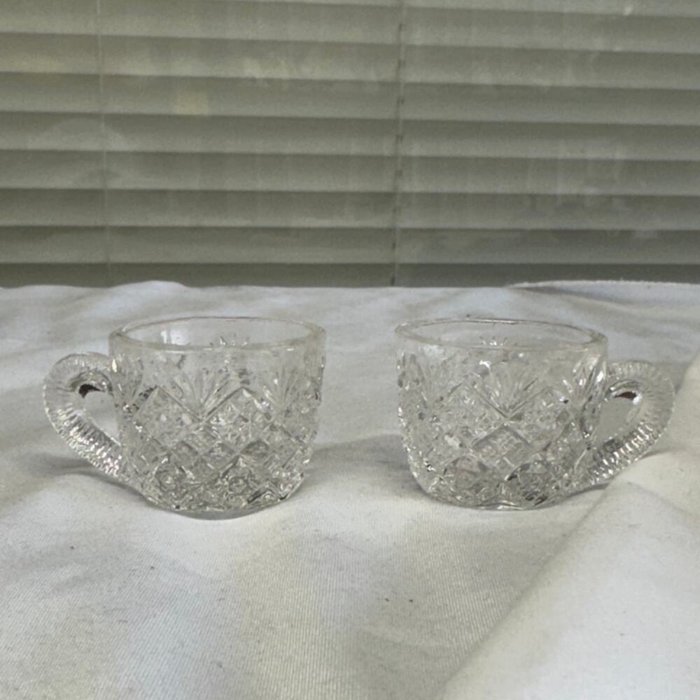 VTG Westmoreand “Thumbelina” pressed glass mini cups